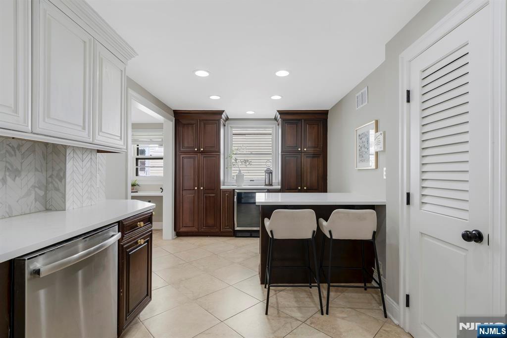 20 W Saddle River Road Property Photo 9