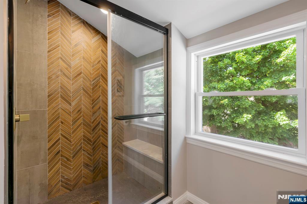 20 W Saddle River Road Property Photo 23