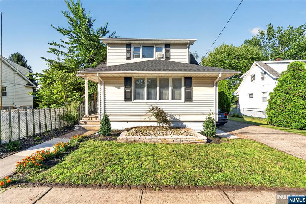 130 Rowland Avenue Property Photo 1