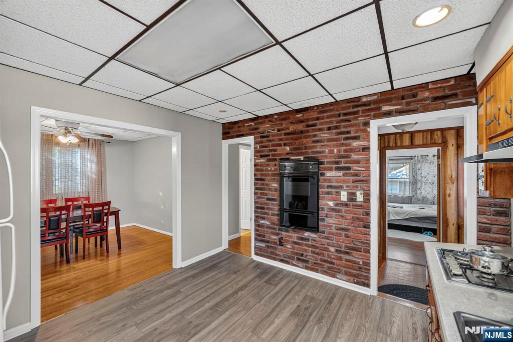 130 Rowland Avenue Property Photo 4
