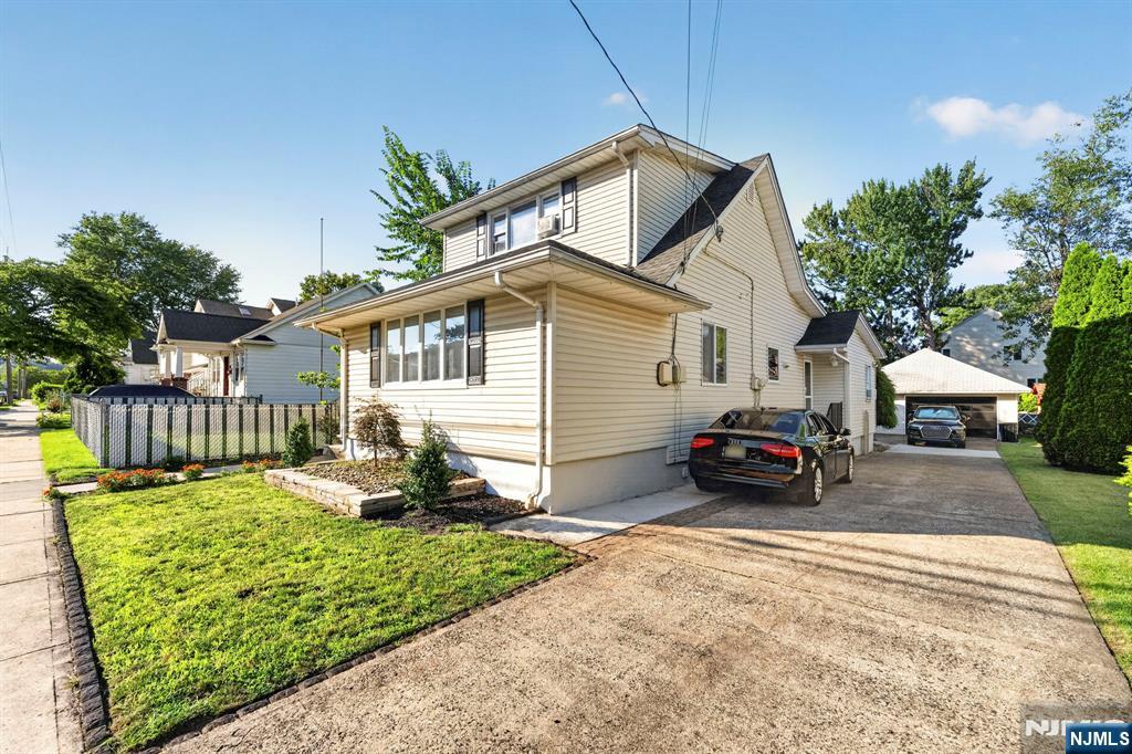 130 Rowland Avenue Property Photo 22