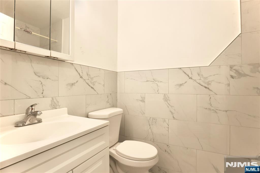 586 15th Avenue Property Photo 5