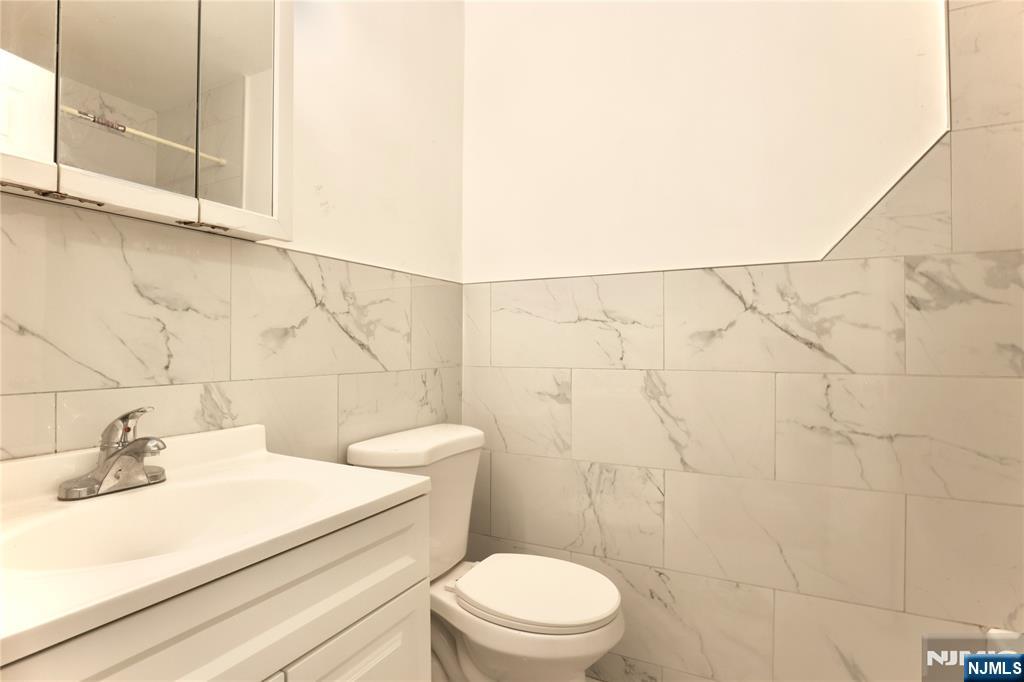 586 15th Avenue Property Photo 6