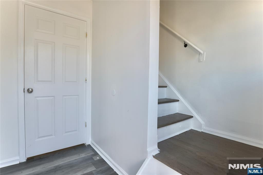586 15th Avenue Property Photo 7