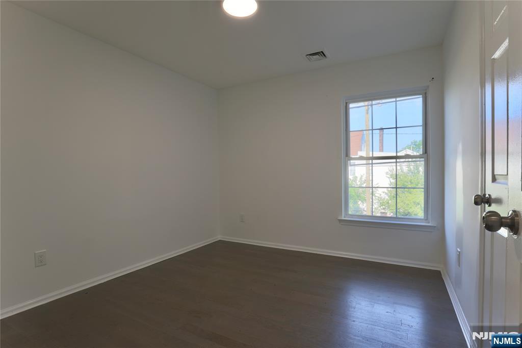 586 15th Avenue Property Photo 14