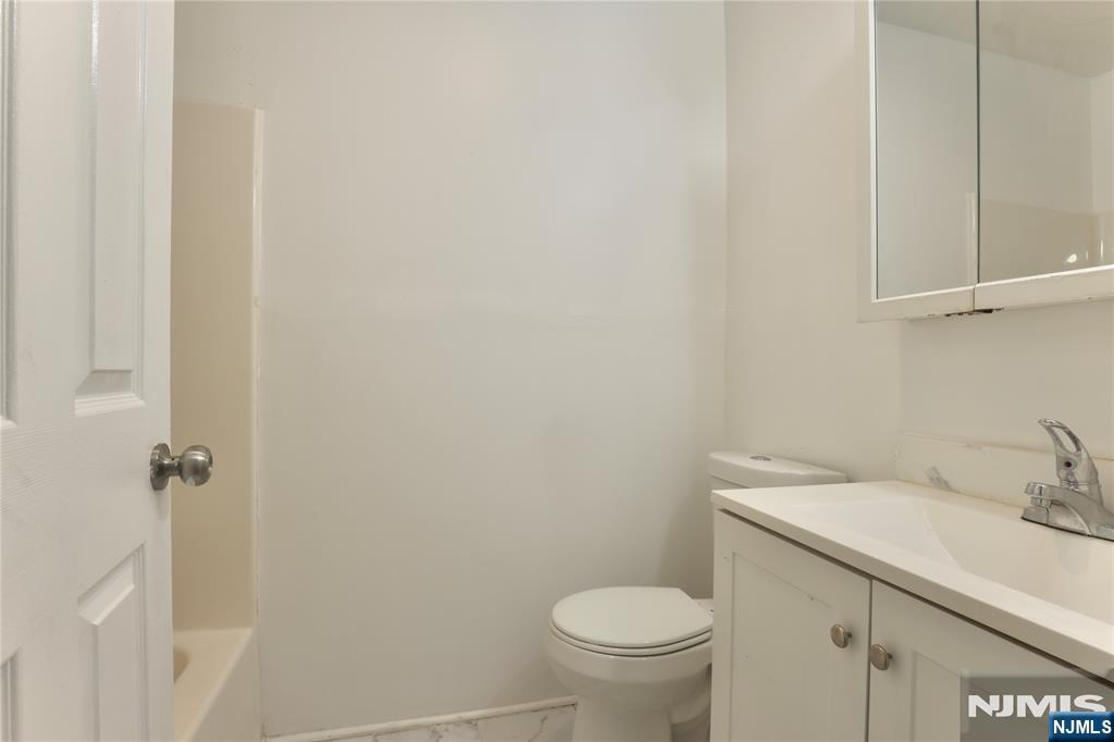 586 15th Avenue Property Photo 18