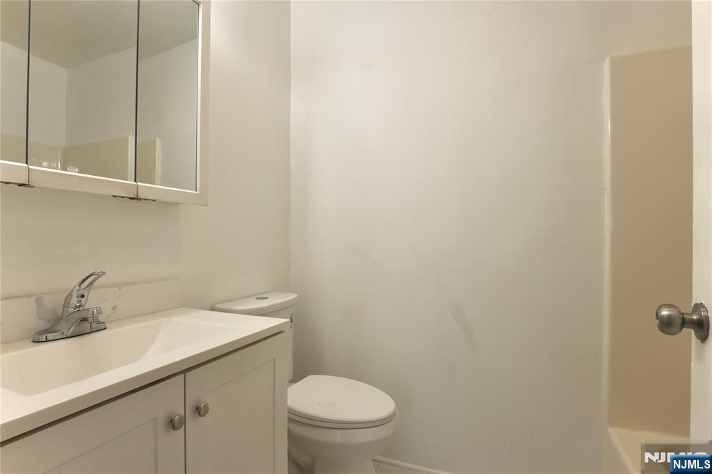 586 15th Avenue Property Photo 21