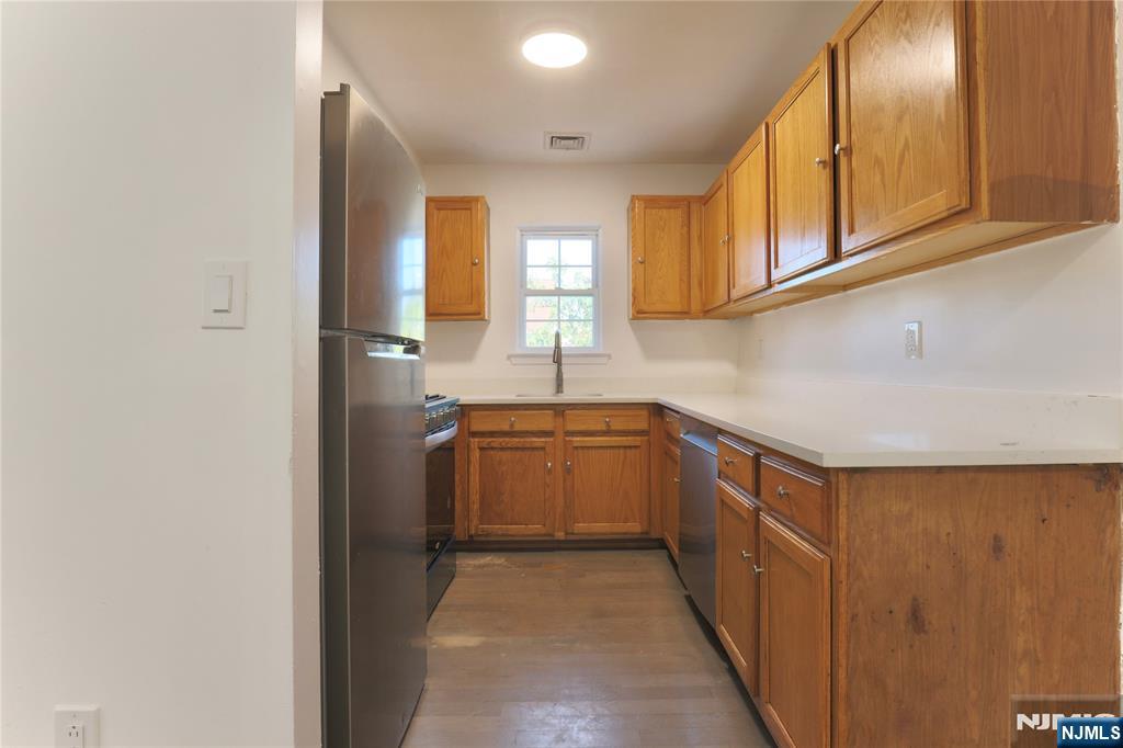 586 15th Avenue Property Photo 23