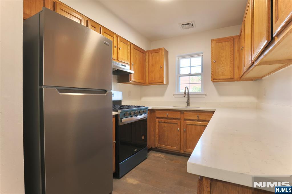 586 15th Avenue Property Photo 23