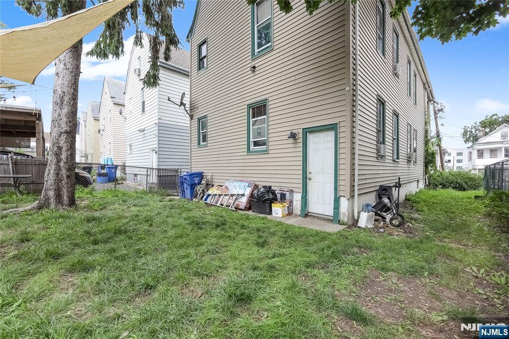 226 Lawrence Street Property Photo 10