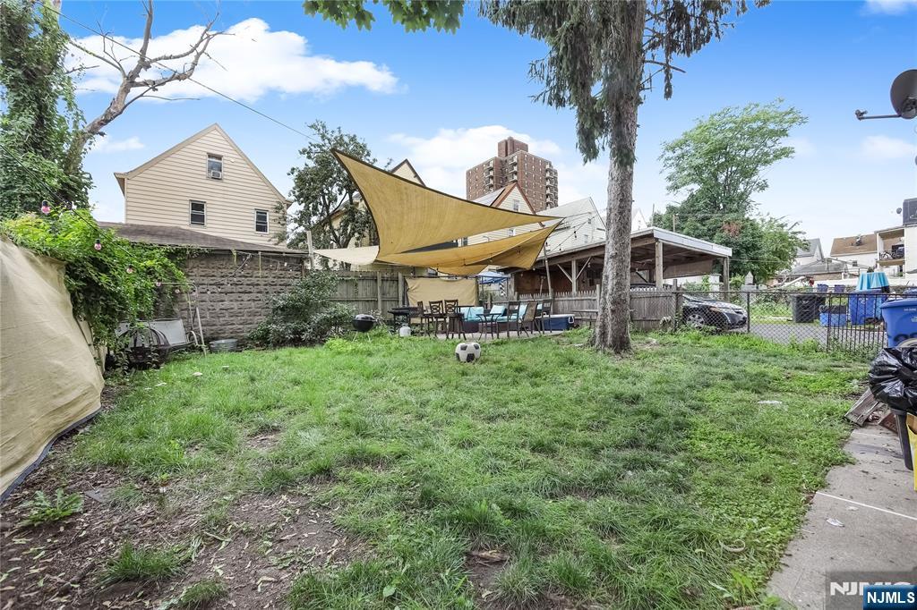 226 Lawrence Street Property Photo 13