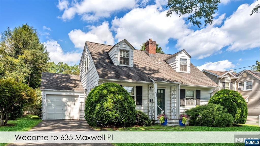 635 Maxwell Place
