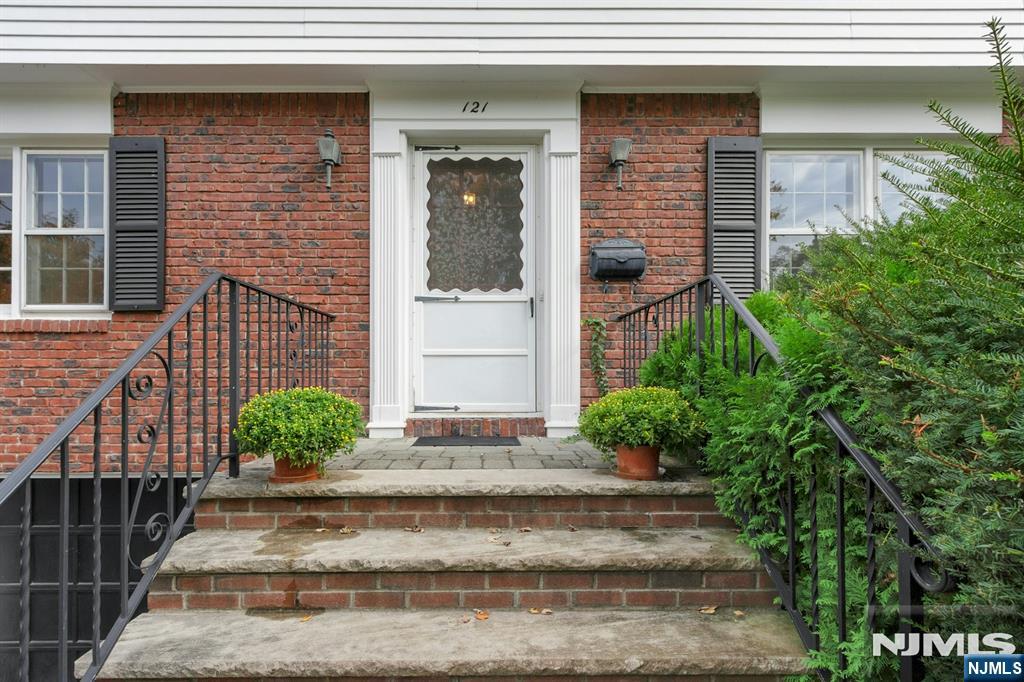 121 Christie Street Property Photo 2