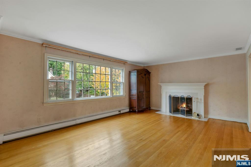 121 Christie Street Property Photo 4