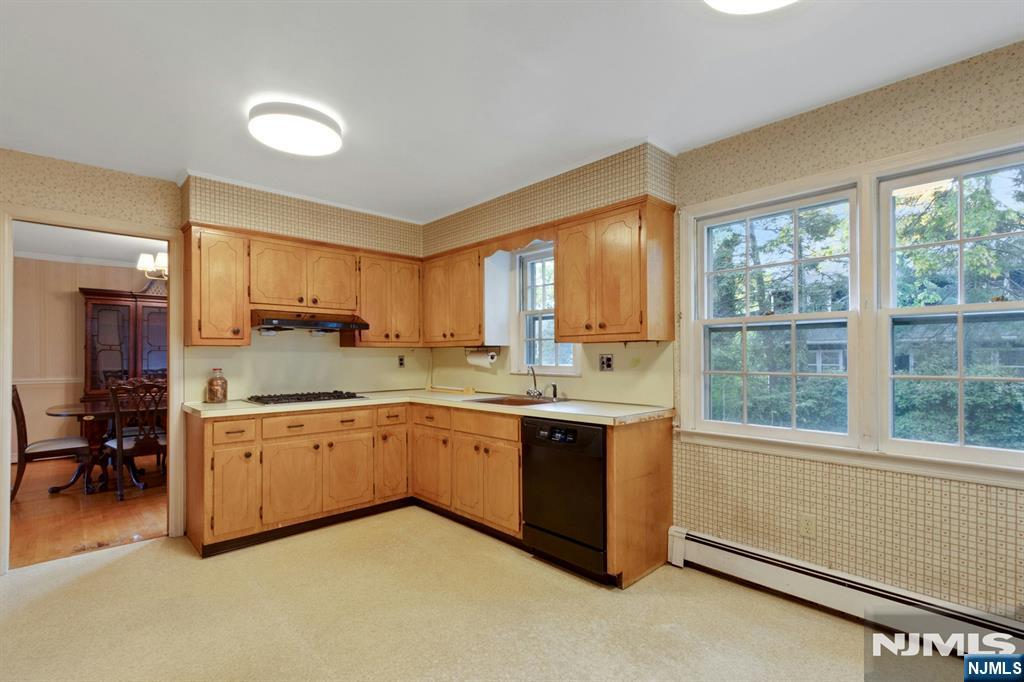121 Christie Street Property Photo 9