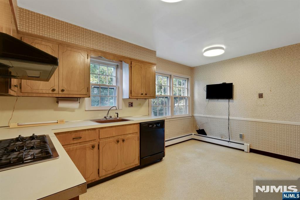 121 Christie Street Property Photo 11