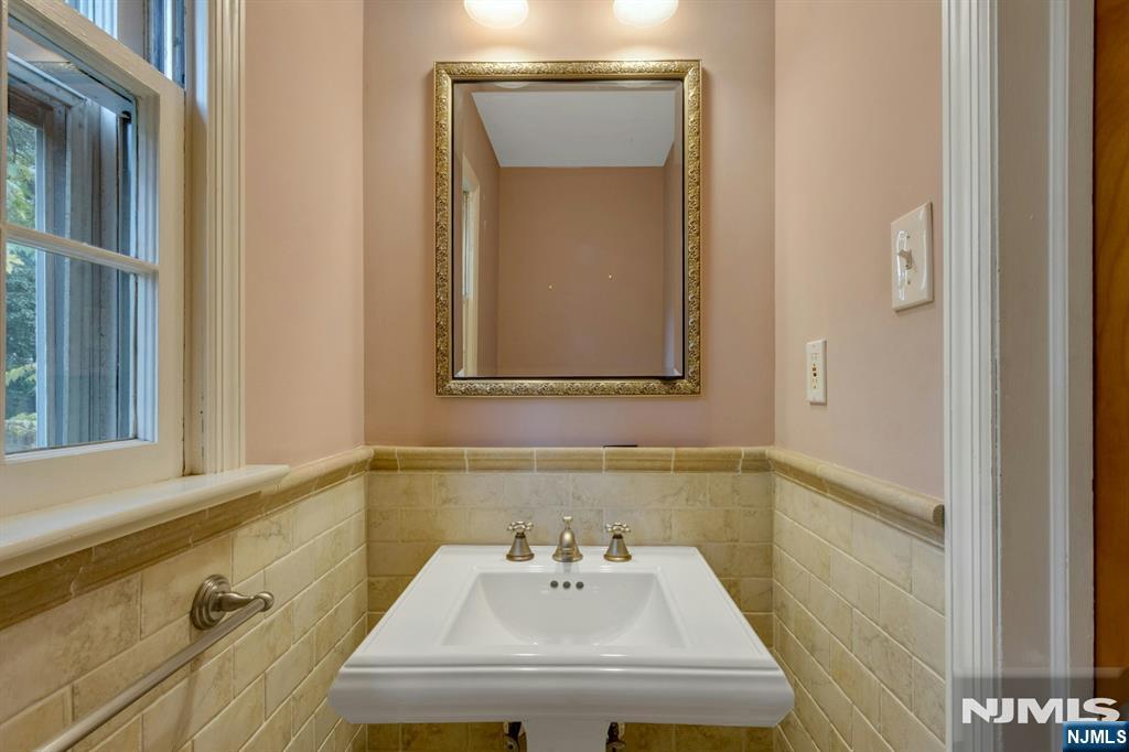 121 Christie Street Property Photo 15