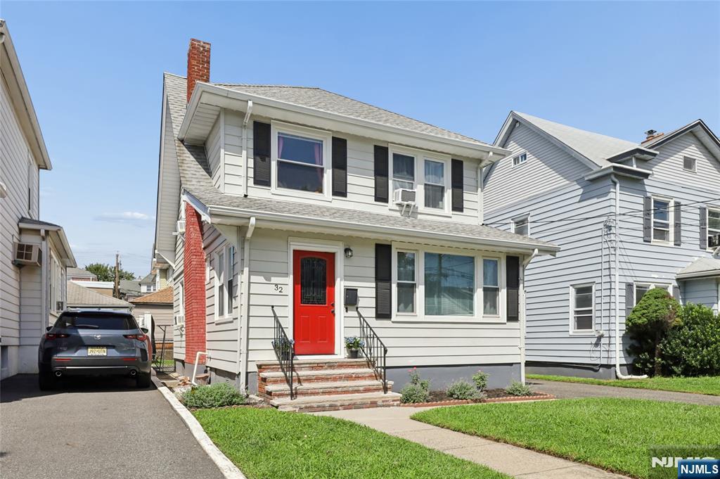 32 Barrington Avenue Property Photo 3