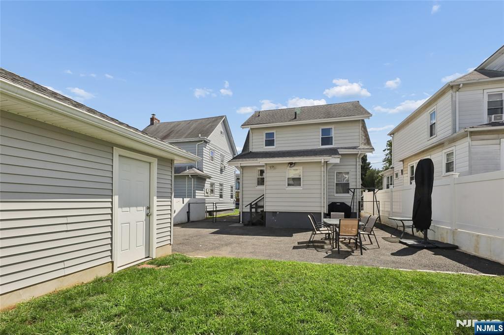 32 Barrington Avenue Property Photo 7
