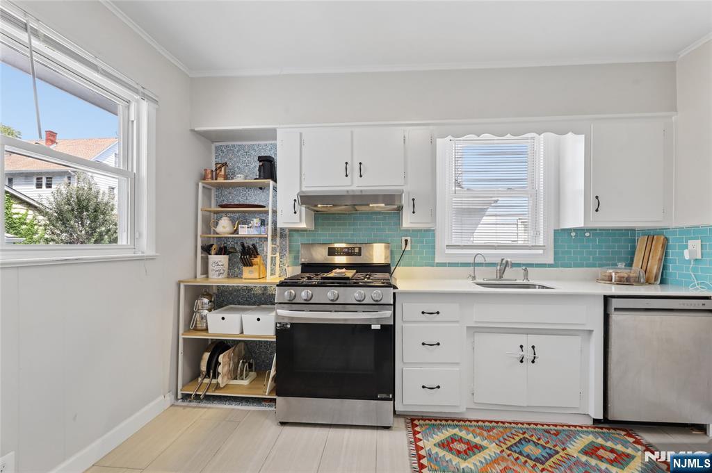 32 Barrington Avenue Property Photo 23