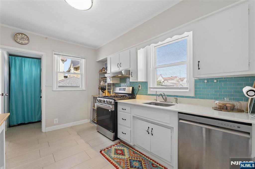 32 Barrington Avenue Property Photo 25