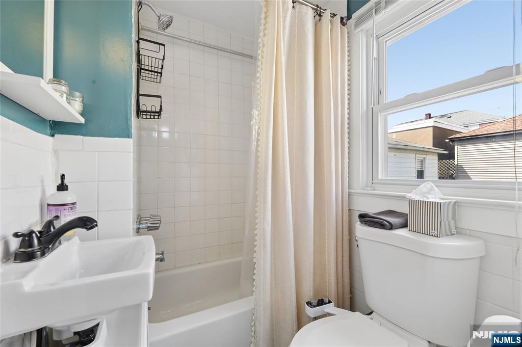 32 Barrington Avenue Property Photo 26
