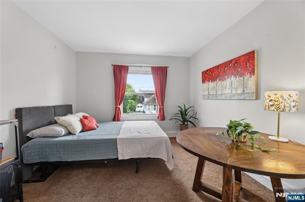 32 Barrington Avenue Property Photo 35