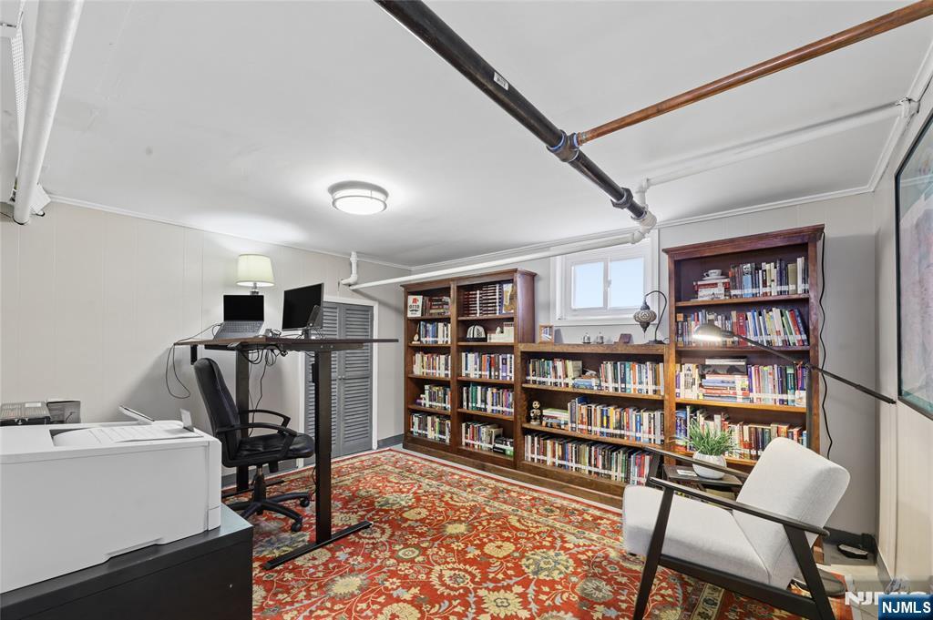 32 Barrington Avenue Property Photo 43