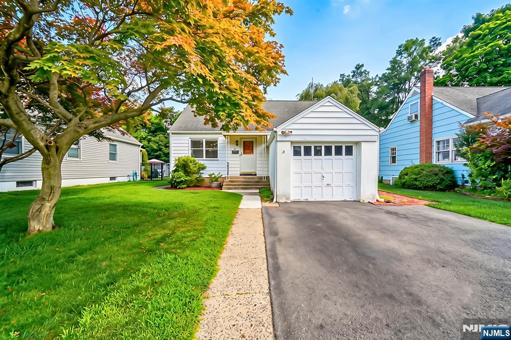 30 Pequannock Avenue Property Photo 1