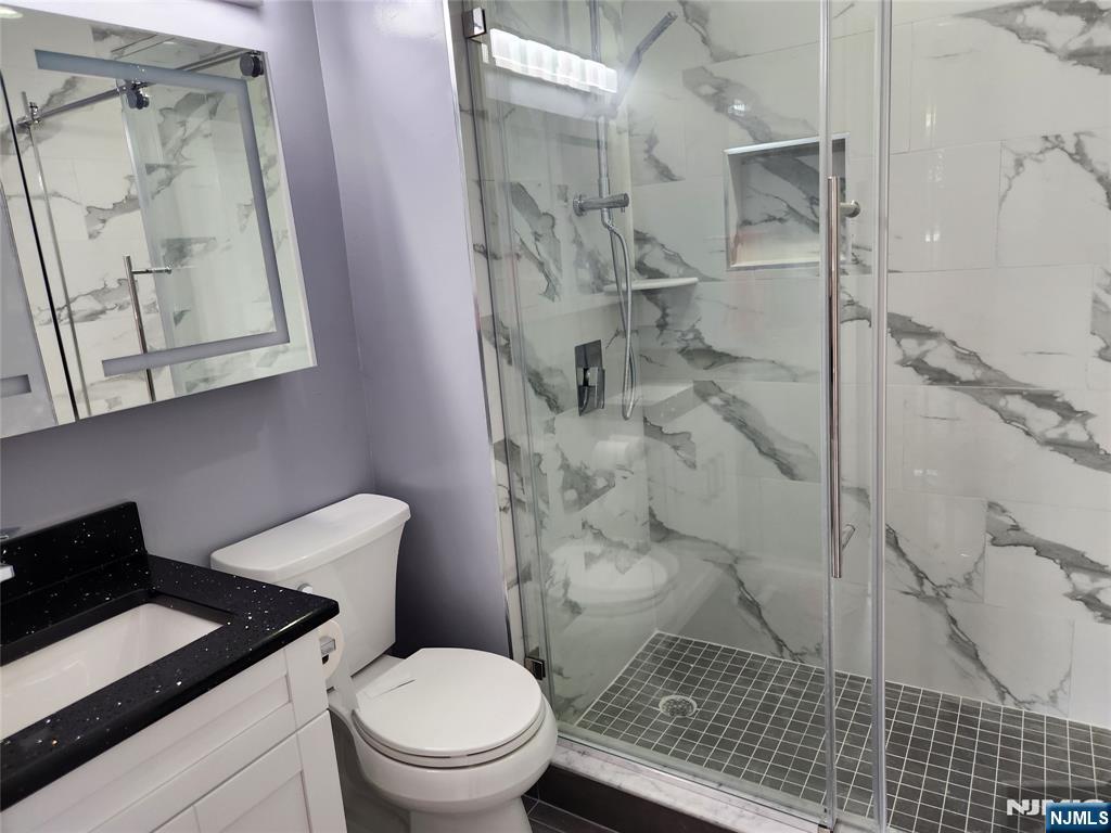 399 11th Street 302 Property Photo 3