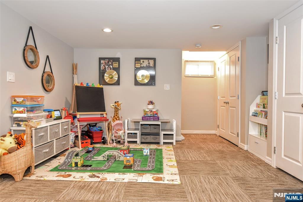 113 Grove Street Property Photo 33