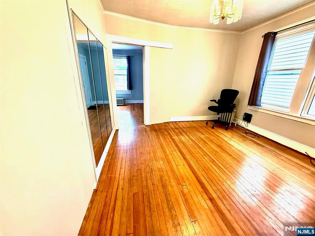 618 Jersey Street 2 Property Photo 3