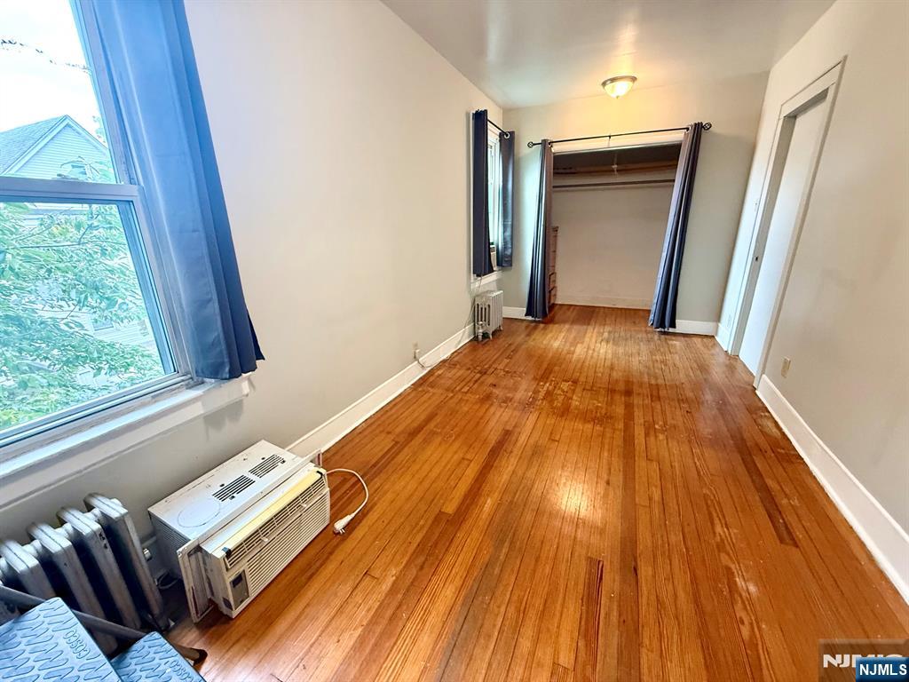 618 Jersey Street 2 Property Photo 6