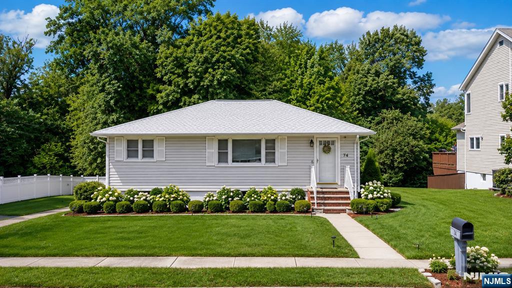 74 Farmingdale Road Property Photo 2
