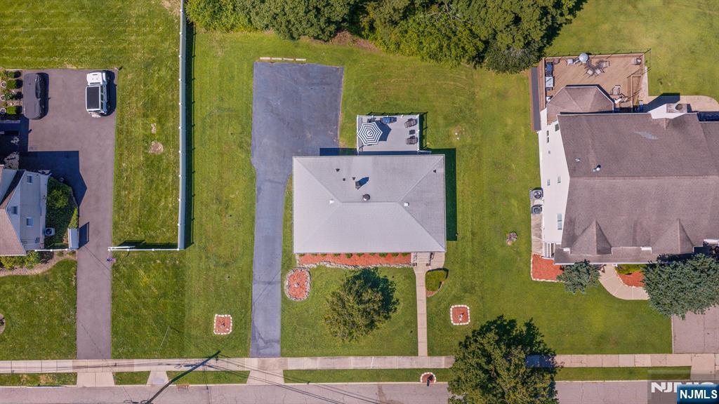 74 Farmingdale Road Property Photo 5