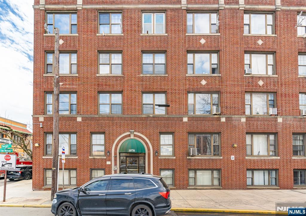 1870 John F Kennedy Boulevard 4f Property Photo 3