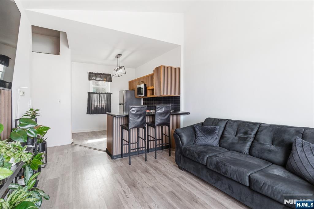 1870 John F Kennedy Boulevard 4f Property Photo 6