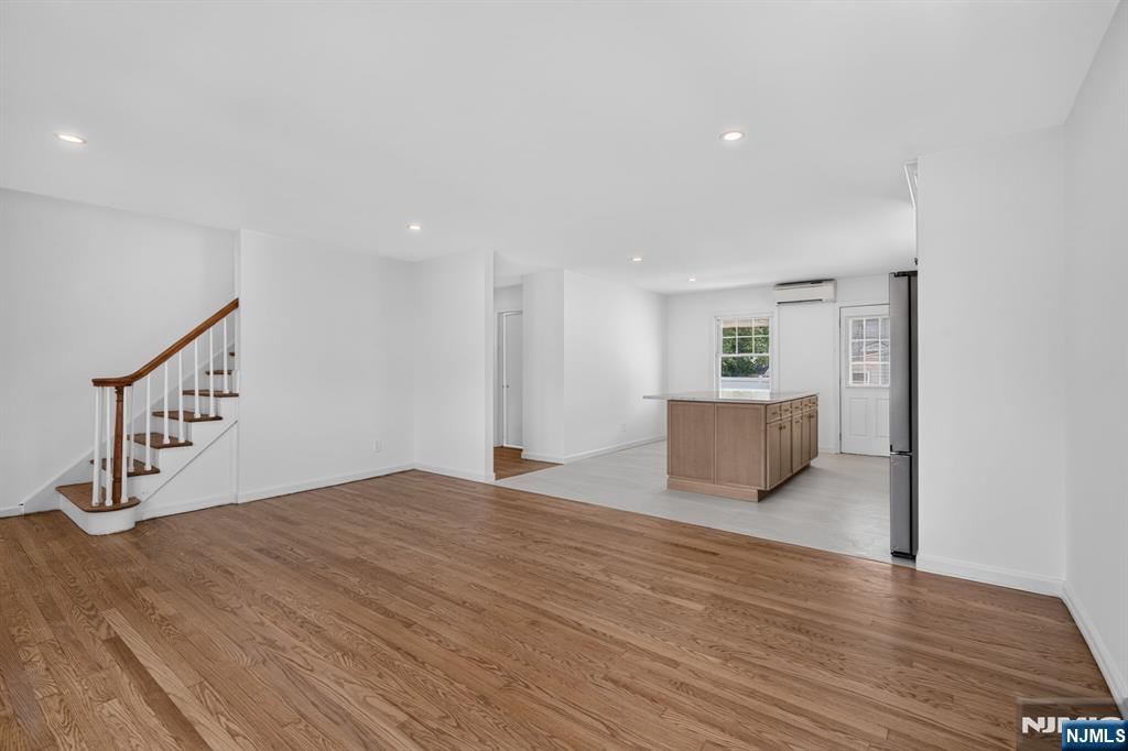 470 Grace Avenue Property Photo 8