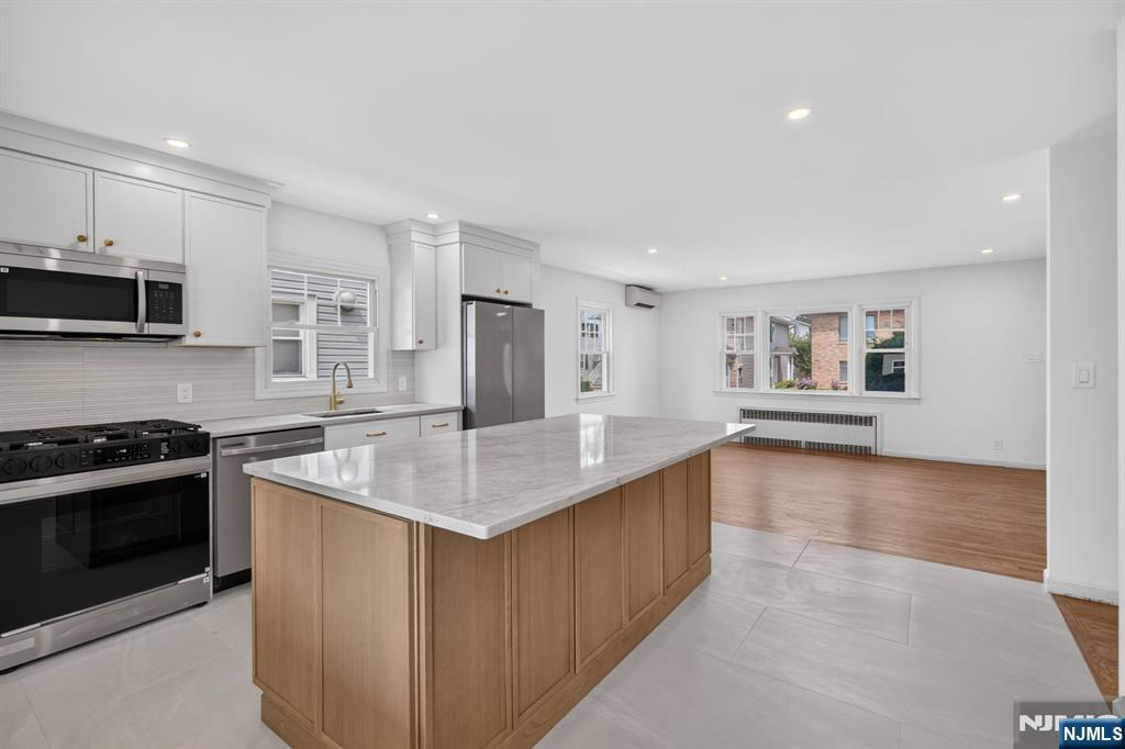 470 Grace Avenue Property Photo 14