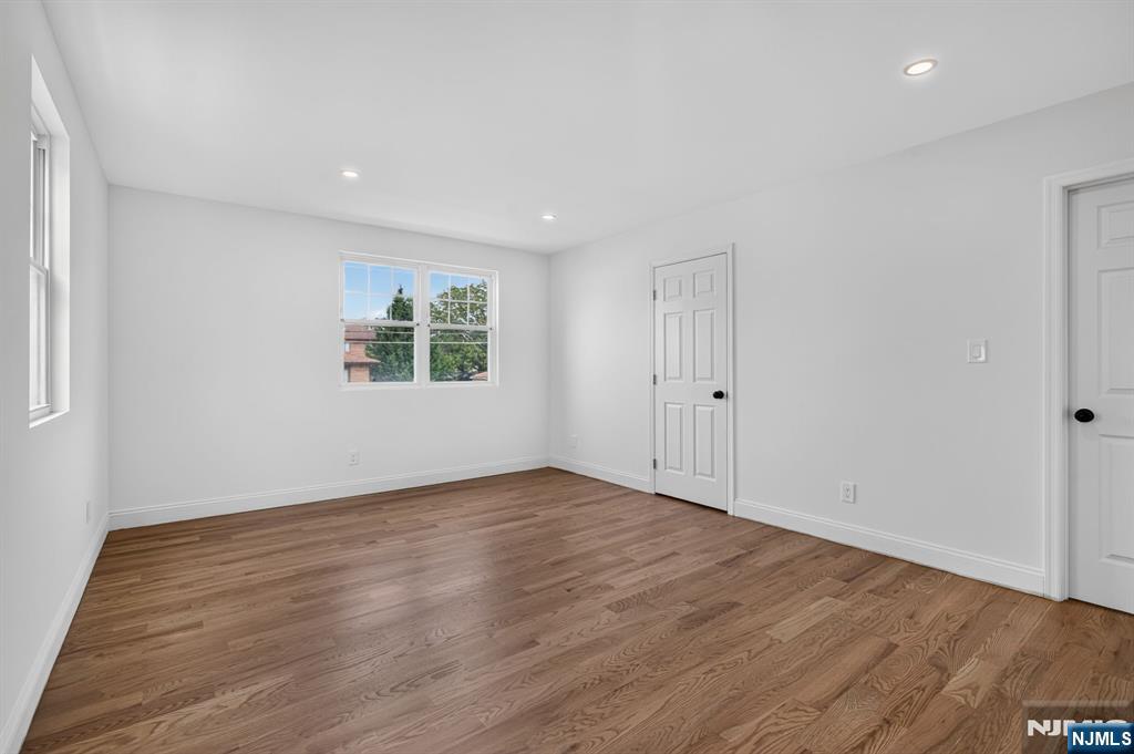 470 Grace Avenue Property Photo 17