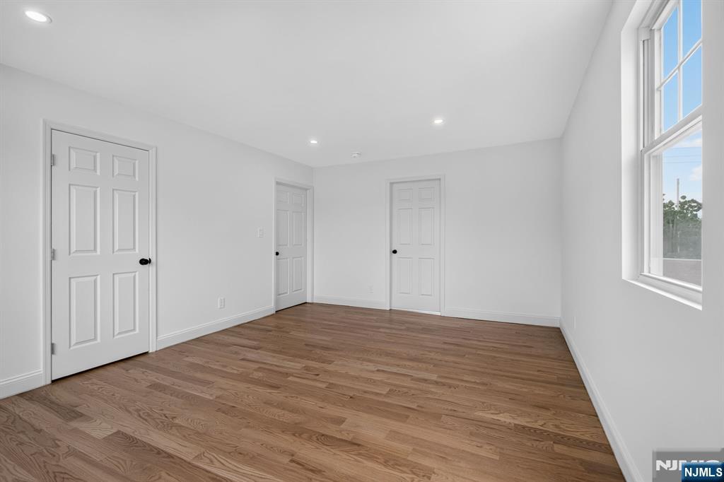 470 Grace Avenue Property Photo 18