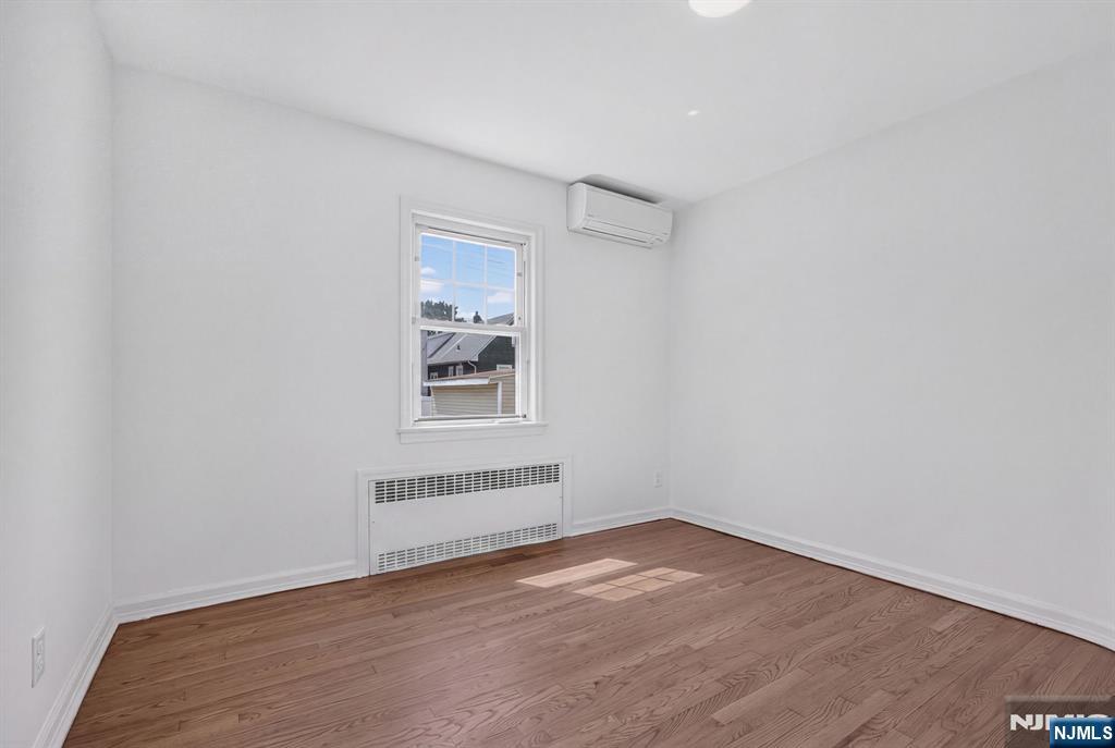 470 Grace Avenue Property Photo 23