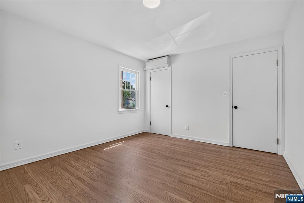 470 Grace Avenue Property Photo 28