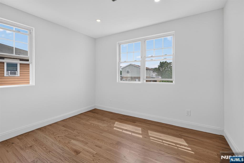 470 Grace Avenue Property Photo 30