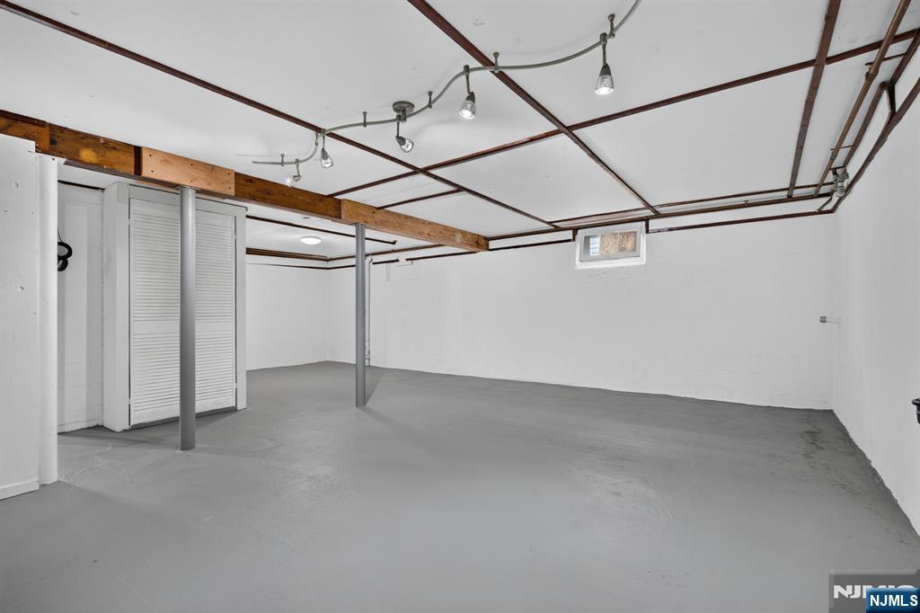 470 Grace Avenue Property Photo 33
