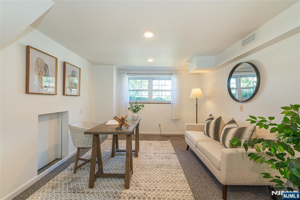 8 Judith Place Property Photo 39