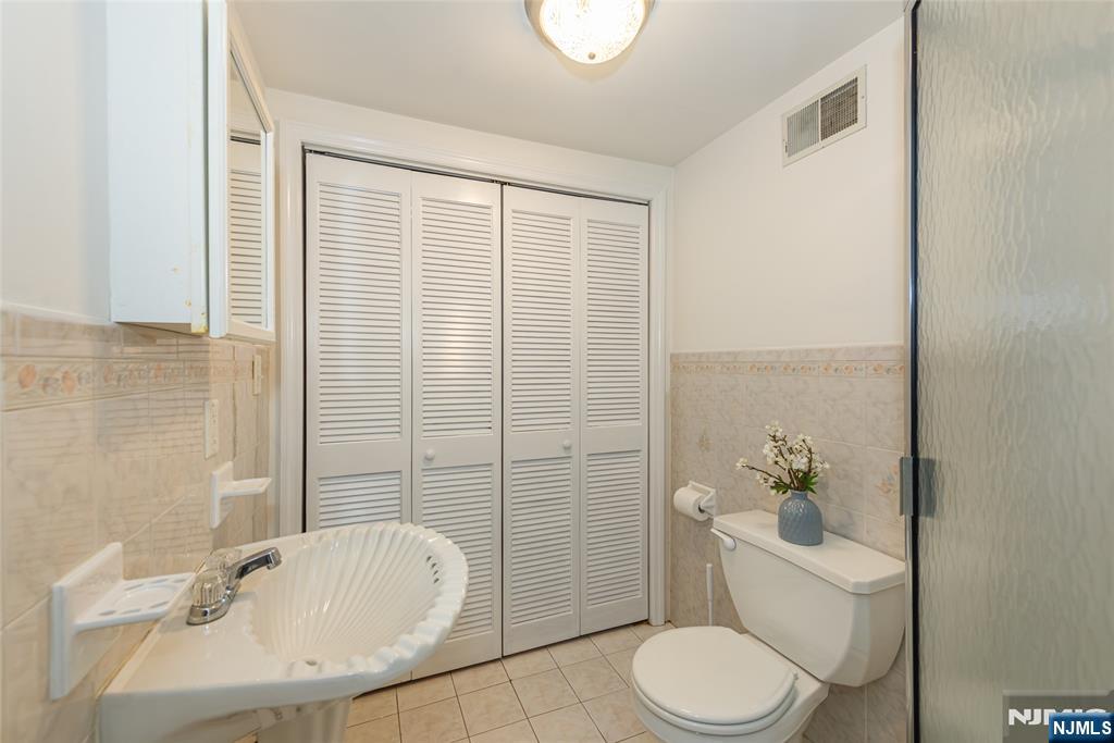 8 Judith Place Property Photo 42