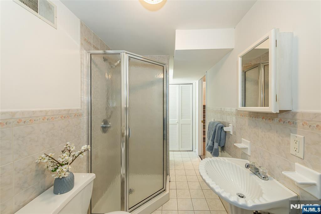 8 Judith Place Property Photo 43