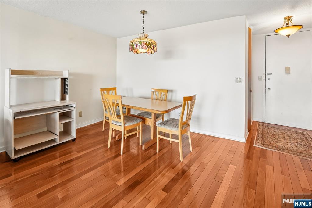 555 North Avenue 8n Property Photo 3