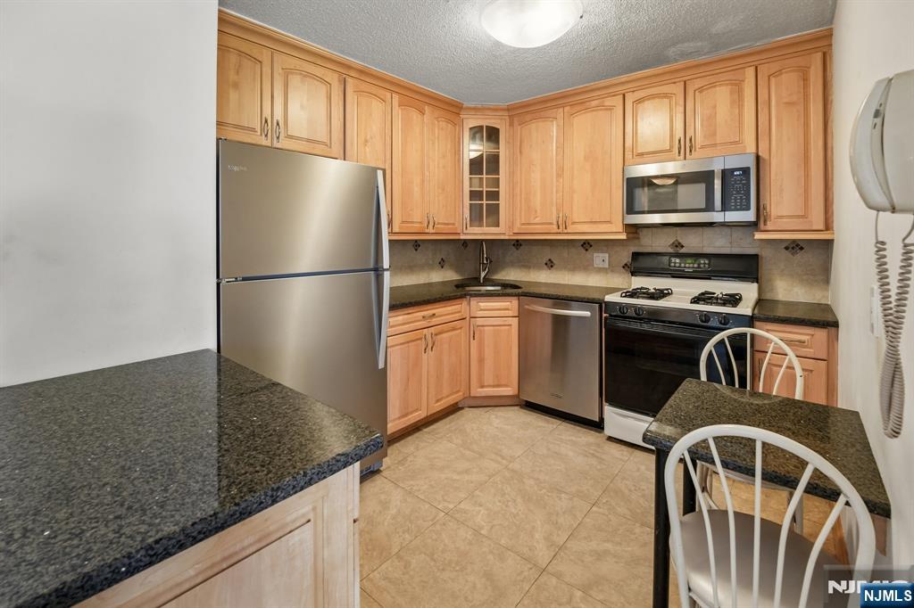 555 North Avenue 8n Property Photo 6